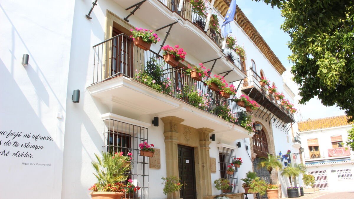Marbella cierra 2024 con una inversión histórica y récord en políticas sociales - fachada principal Ayuntamiento Fachada Principal Marbella