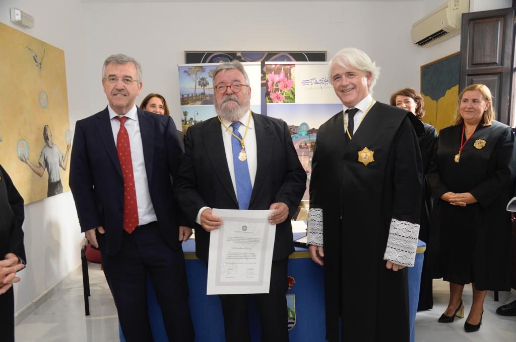 El notario Jorge Moro recibe la Medalla de Honor de la Abogacía de Málaga - image015