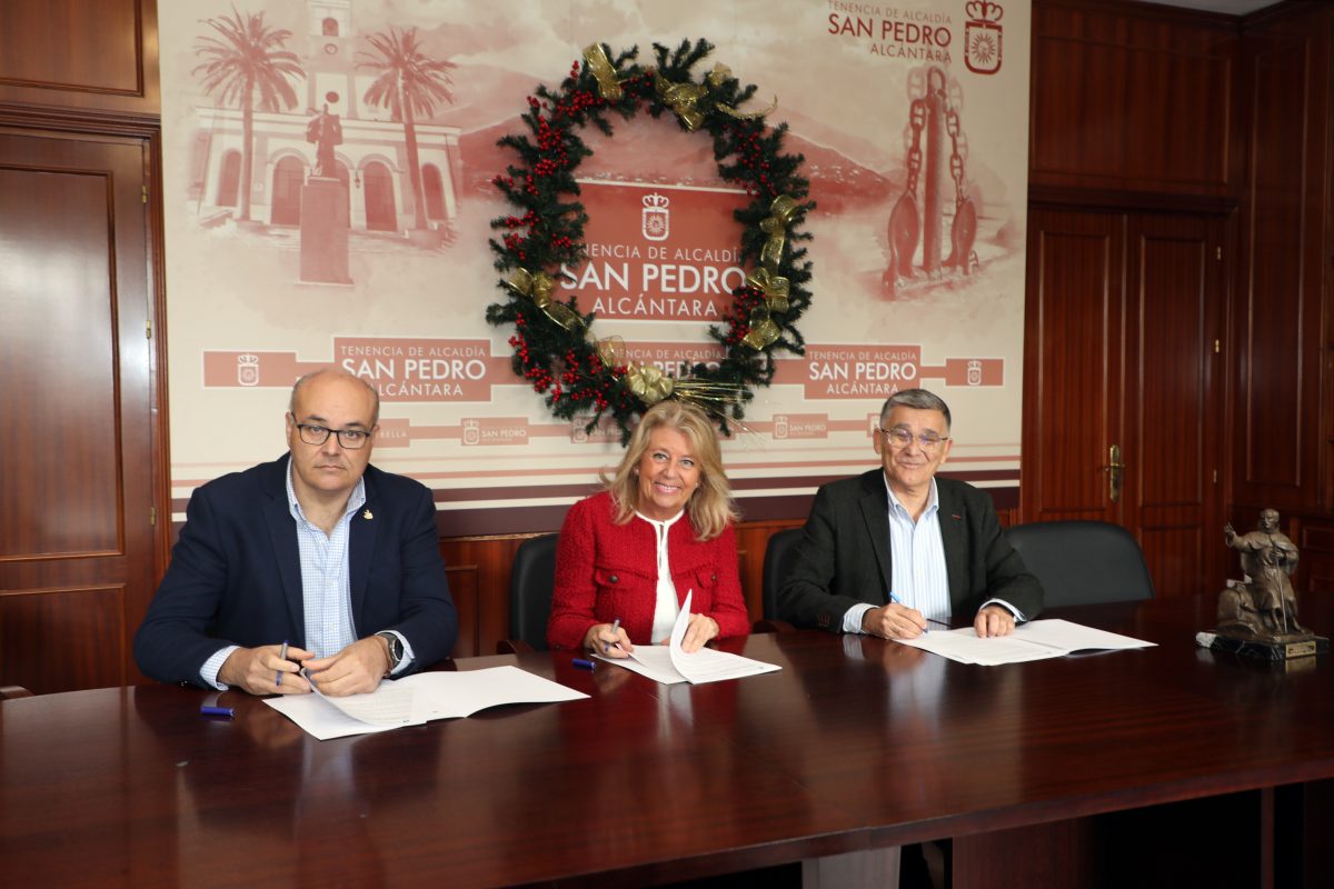 Renovada la colaboración entre el Ayuntamiento y la Hermandad de San Pedro Alcántara - 0H3A6243 Renovada la colaboración entre el Ayuntamiento y la Hermandad de San Pedro Alcántara - 0H3A6243