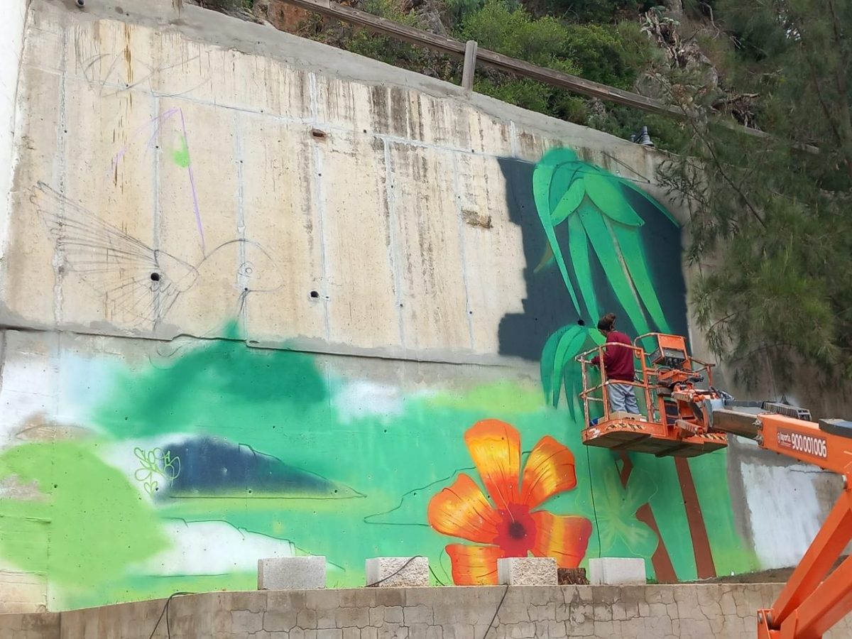 Casares contará con un rocódromo - 318587548 3442141299401453 7235305253157880050 n Se pinta el mural donde irá el rocódromo de Casares.