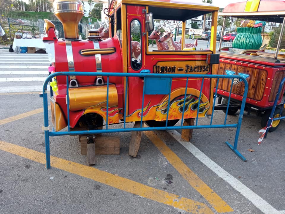 El vandalismo no da tregua ni en Navidad: Arrancan las ruedas del 'trenecito' de Manilva - 322108118 695212668730739 2853301536426823249 n El vandalismo no da tregua ni en Navidad: Arrancan las ruedas del 'trenecito' de Manilva - 322108118 695212668730739 2853301536426823249 n