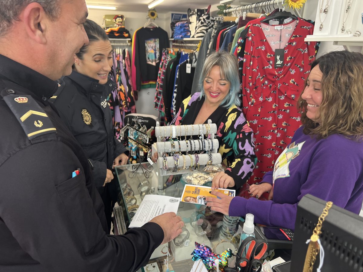 Por un comercio seguro en Navidad: la Policía advierte de las estafas y hurtos en estas fechas - 37E049D0 1B23 44A3 BB77 9C80E2DB0AA5 Por un comercio seguro en Navidad: la Policía advierte de las estafas y hurtos en estas fechas - 37E049D0 1B23 44A3 BB77 9C80E2DB0AA5