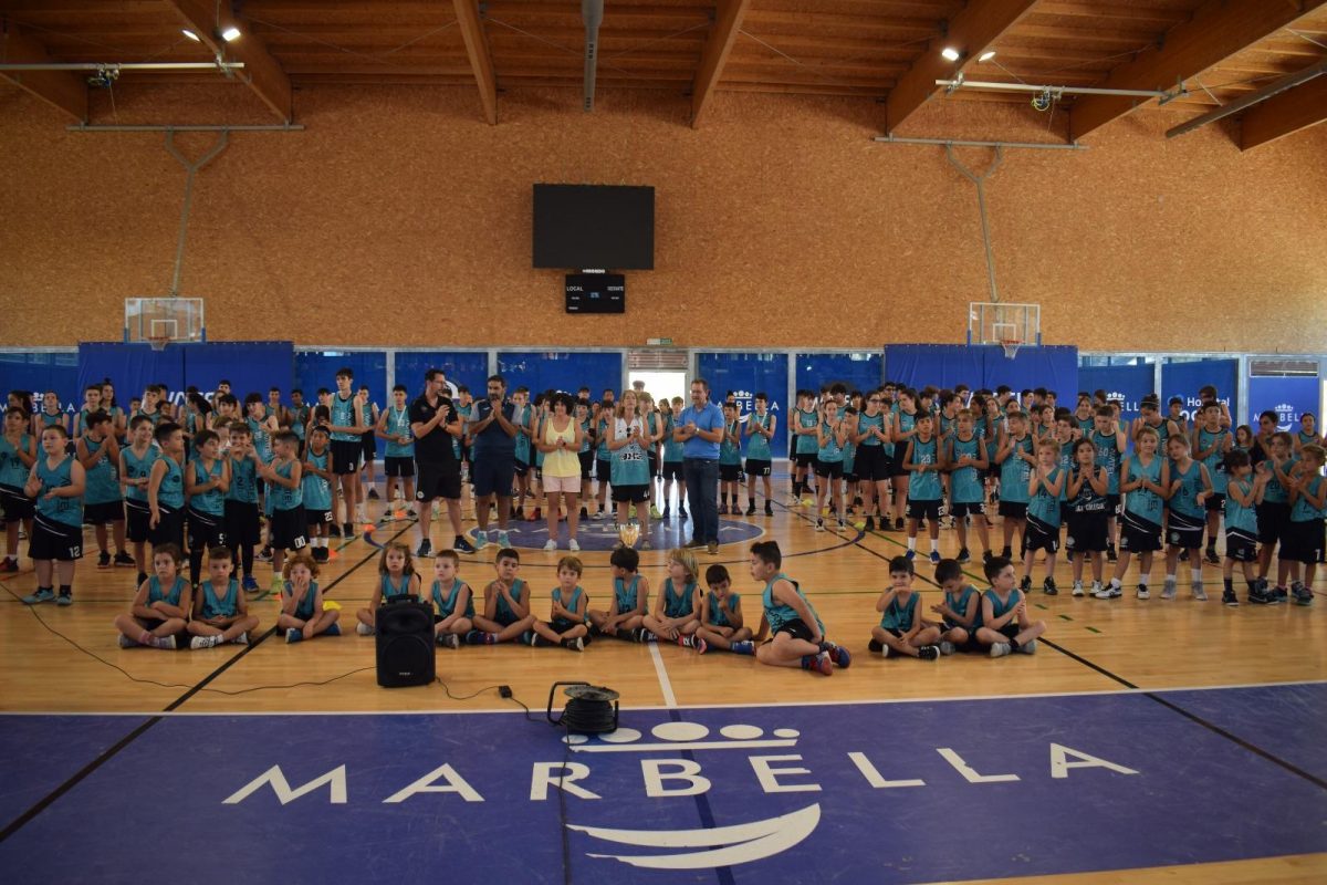 Presentación espectacular del Marbella Basket, que competirá con 400 jugadores, 26 equipos y 10 escuelas - Marbella Basket 2 Presentación espectacular del Marbella Basket, que competirá con 400 jugadores, 26 equipos y 10 escuelas - Marbella Basket 2