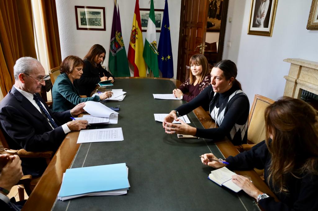 La Junta destina a zonas desfavorecidas de Málaga más de 2,3 M de euros para programas de inclusión social - Reunion Lopez Ayto Malaga La Junta destina a zonas desfavorecidas de Málaga más de 2,3 M de euros para programas de inclusión social - Reunion Lopez Ayto Malaga