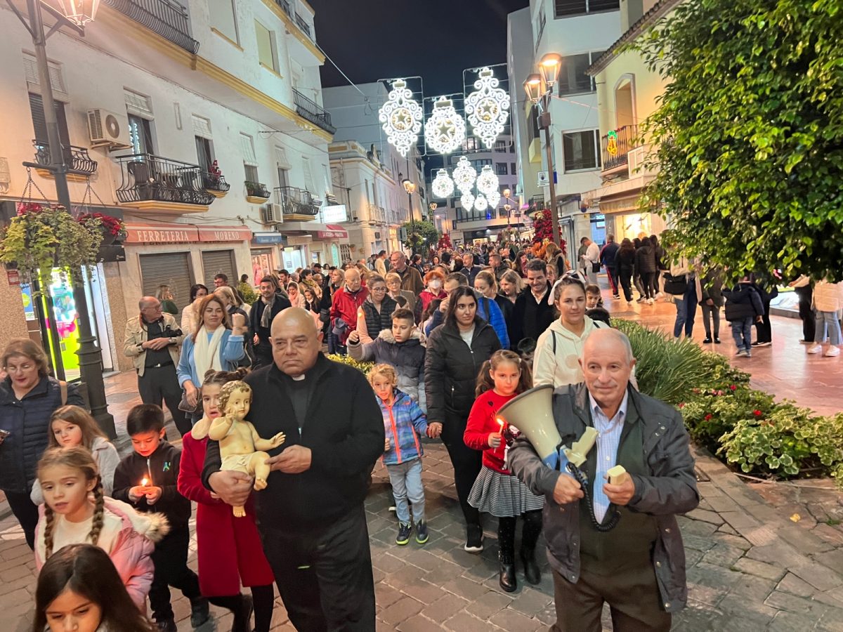 Estepona se vuelca con el traslado del Niño Jesús al Belén de la Plaza Antonia Guerrero - a3ced0b5 ebcb 49a8 98db c16b72c5d261 Estepona se vuelca con el traslado del Niño Jesús al Belén de la Plaza Antonia Guerrero - a3ced0b5 ebcb 49a8 98db c16b72c5d261