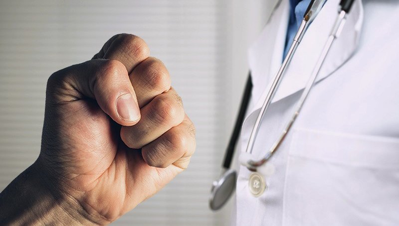 Nueva agresión a una médica en Urgencias del Hospital Virgen de la Victoria de Málaga - agresiones medicos Agresiones Medicos