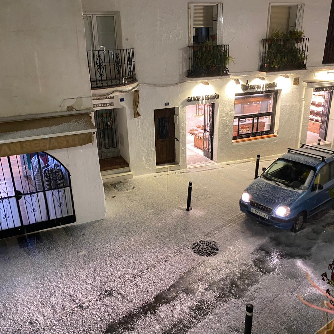 La ola de frío deja las primeras nieves en Mijas y en Sierra Bermeja, y desploma los termómetros - nieve mijas 8 La ola de frío deja las primeras nieves en Mijas y en Sierra Bermeja, y desploma los termómetros - nieve mijas 8