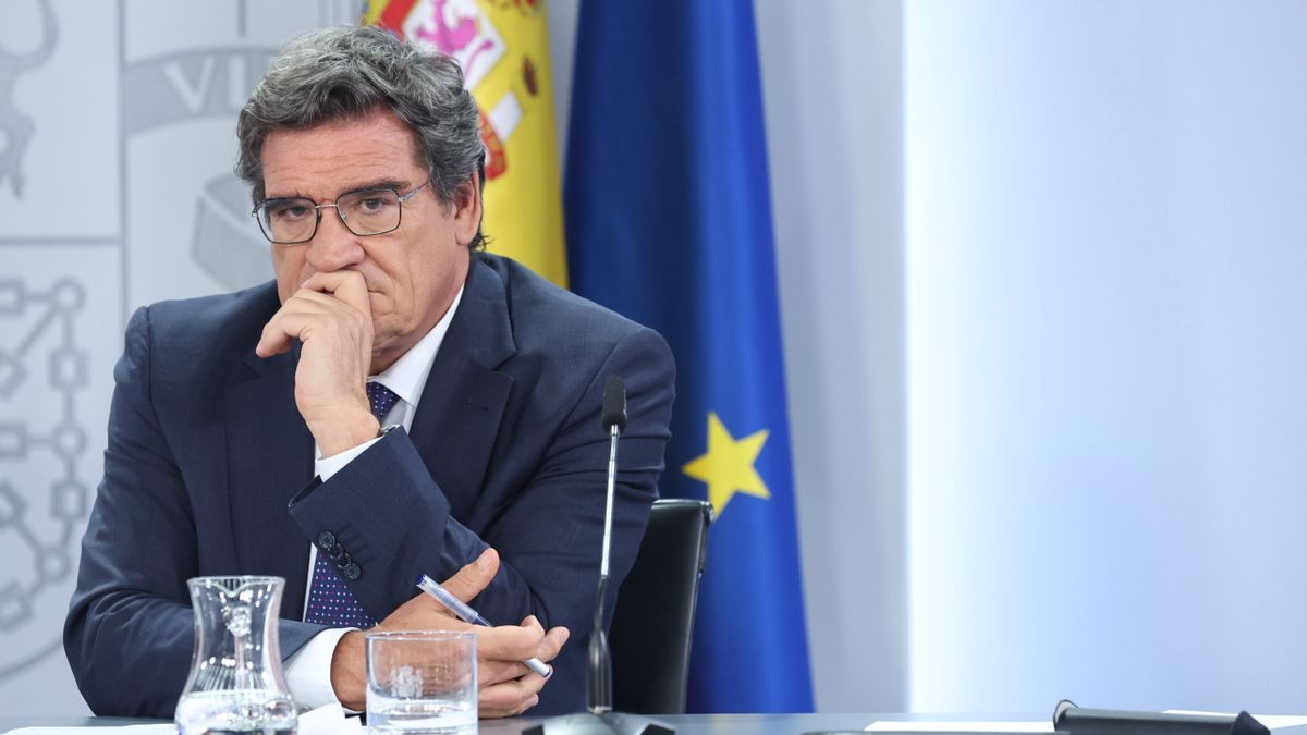 ‘Patinazo’ de la Seguridad Social: Cobran por error 220 euros a los nuevos autónomos - 72b7f50a c6a9 4712 81f3 f3b0b384d3f0 16 9 discover ‘Patinazo’ de la Seguridad Social: Cobran por error 220 euros a los nuevos autónomos - 72b7f50a c6a9 4712 81f3 f3b0b384d3f0 16 9 discover