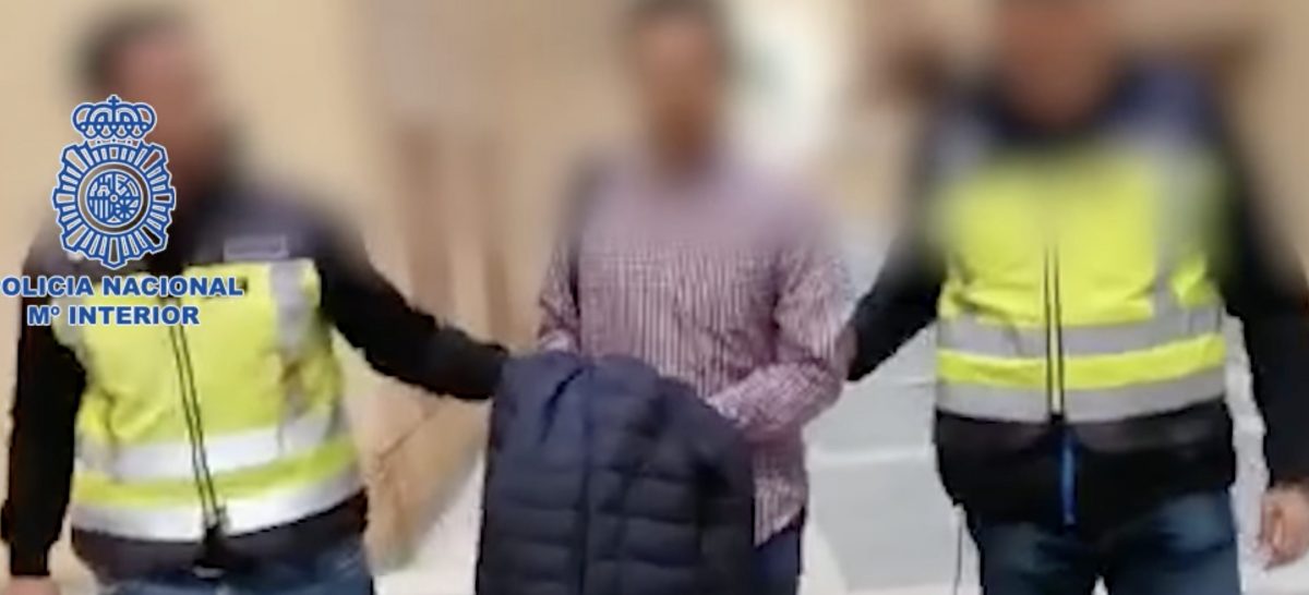 ¿Por qué no se muestra la cara del presunto agresor sexual de los menores en un colegio de Estepona? - Captura de pantalla 2023 02 03 a las 15.33.15 La Policía detiene al presunto agresor sexual.