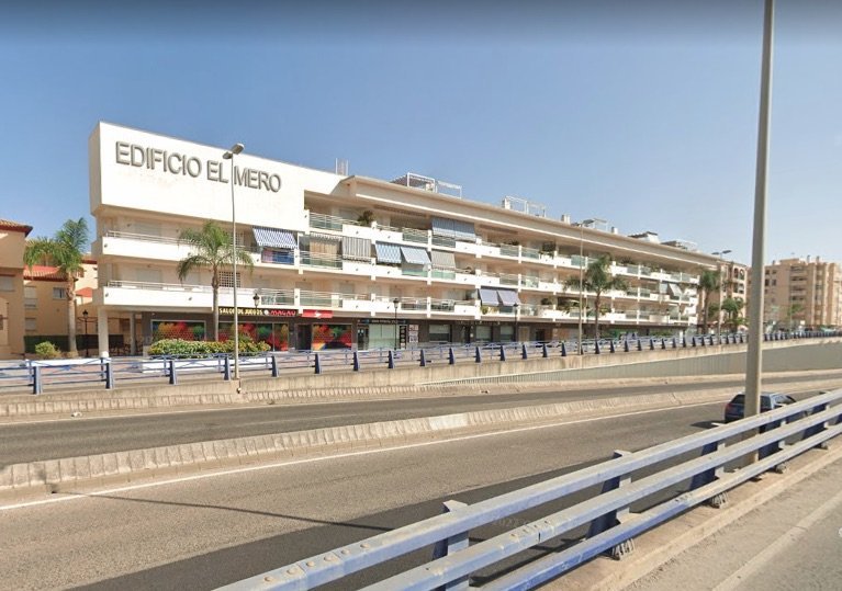Varios detenidos tras una reyerta con okupas en el edificio El Mero de Sabinillas - Edificio El Mero 2 Varios detenidos tras una reyerta con okupas en el edificio El Mero de Sabinillas - Edificio El Mero 2