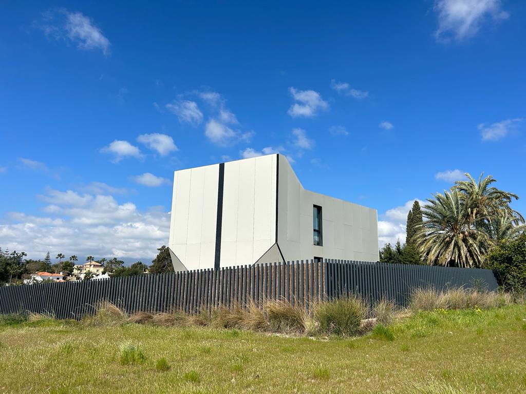 A la venta por un millón y medio de euros la casa giratoria de Estepona - WhatsApp Image 2023 03 20 at 12.03.36 3 1 A la venta por un millón y medio de euros la casa giratoria de Estepona - WhatsApp Image 2023 03 20 at 12.03.36 3 1
