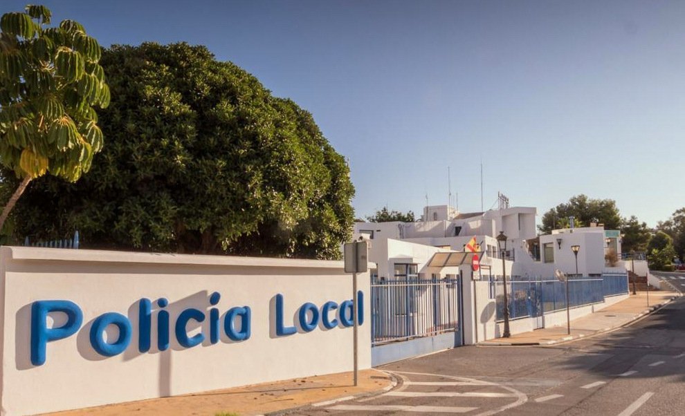 La Policía Local de Estepona contará con nuevos uniformes y elementos de seguridad - 2020 10 20 at 18.54.57 3 1 2 La Policía Local de Estepona contará con nuevos uniformes y elementos de seguridad - 2020 10 20 at 18.54.57 3 1 2