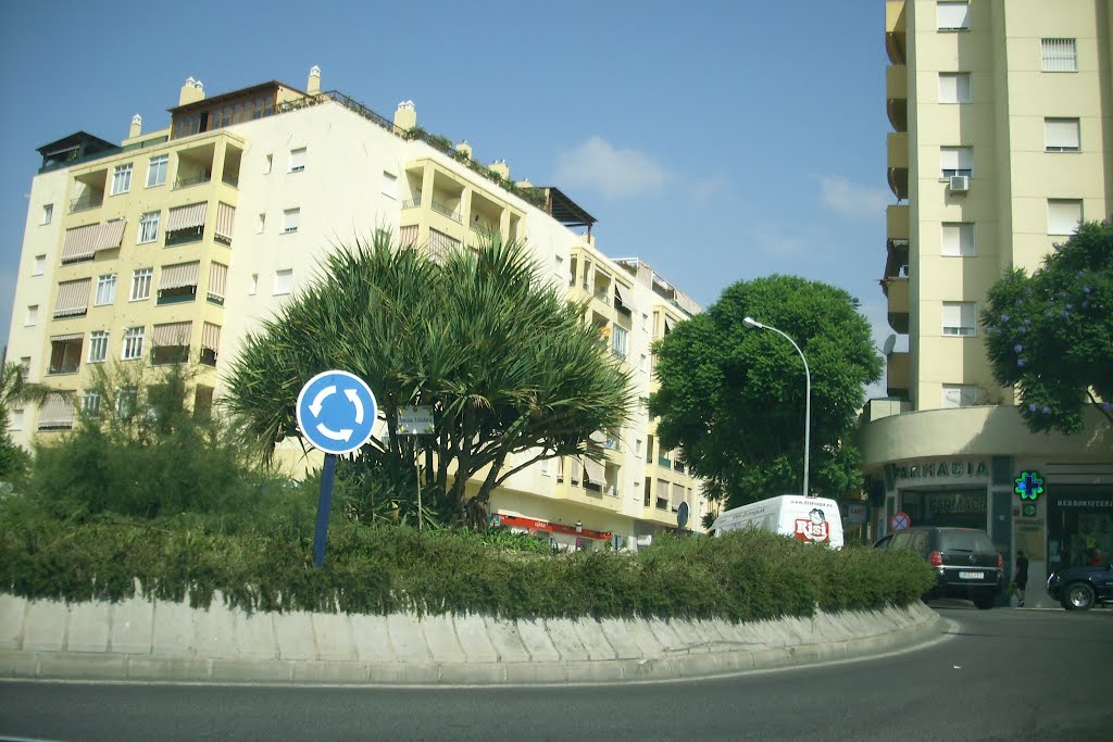 Cae un hombre desde una séptima planta en Estepona cuando grababa vídeos pasando de un balcón a otro - 552BCA76 1824 4821 B70E 35C9C734DAED Cae un hombre desde una séptima planta en Estepona cuando grababa vídeos pasando de un balcón a otro - 552BCA76 1824 4821 B70E 35C9C734DAED