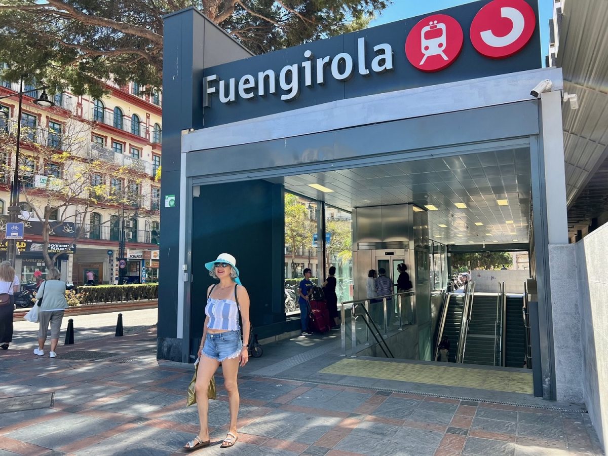 Ampliar los horarios del tren de Cercanías Fuengirola-Málaga: la petición al Gobierno central - Imagen exterior de la estacion de Cercanias de Fuengirola Estación de Cercanías de Fuengirola