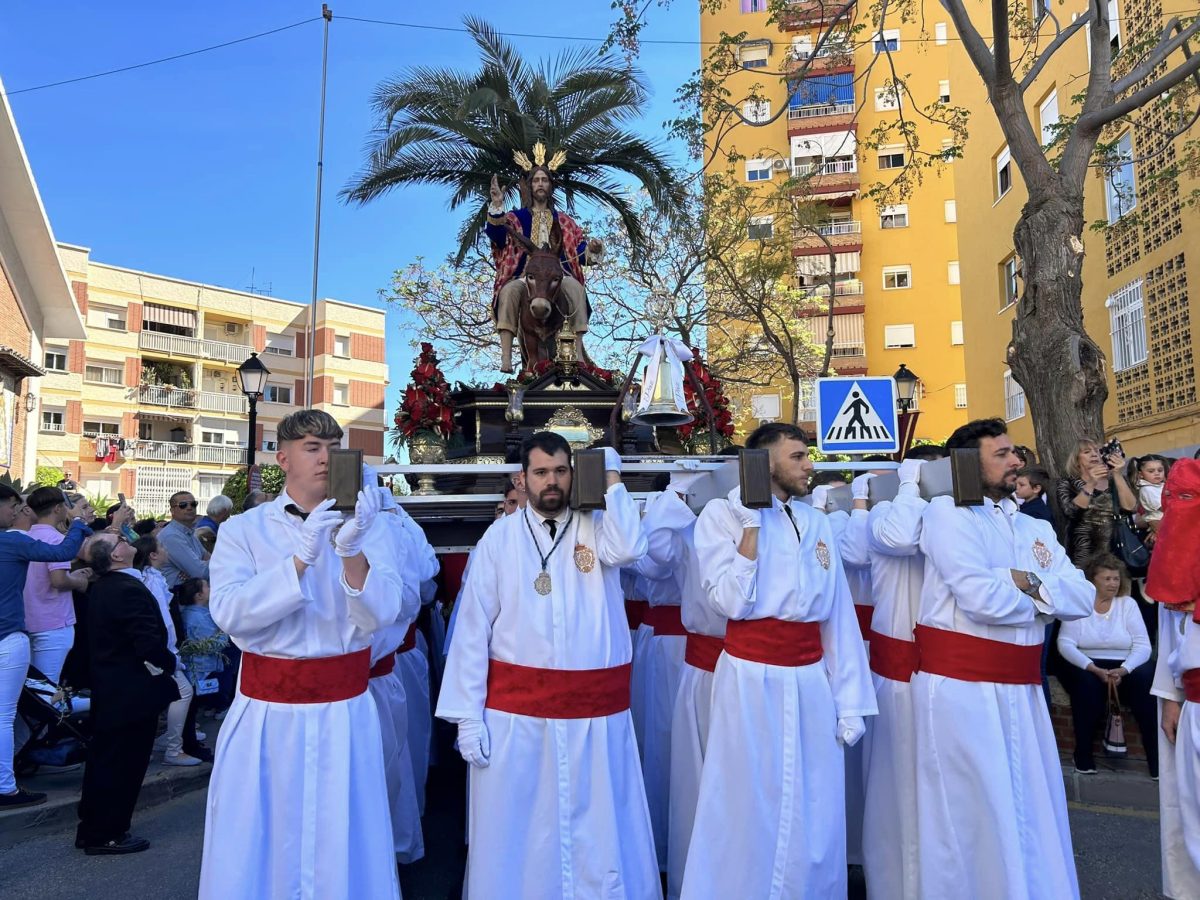 Fuengirola se vuelca con la salida de la Entrada Triunfal - Portada 3 Fuengirola se vuelca con la salida de la Entrada Triunfal - Portada 3