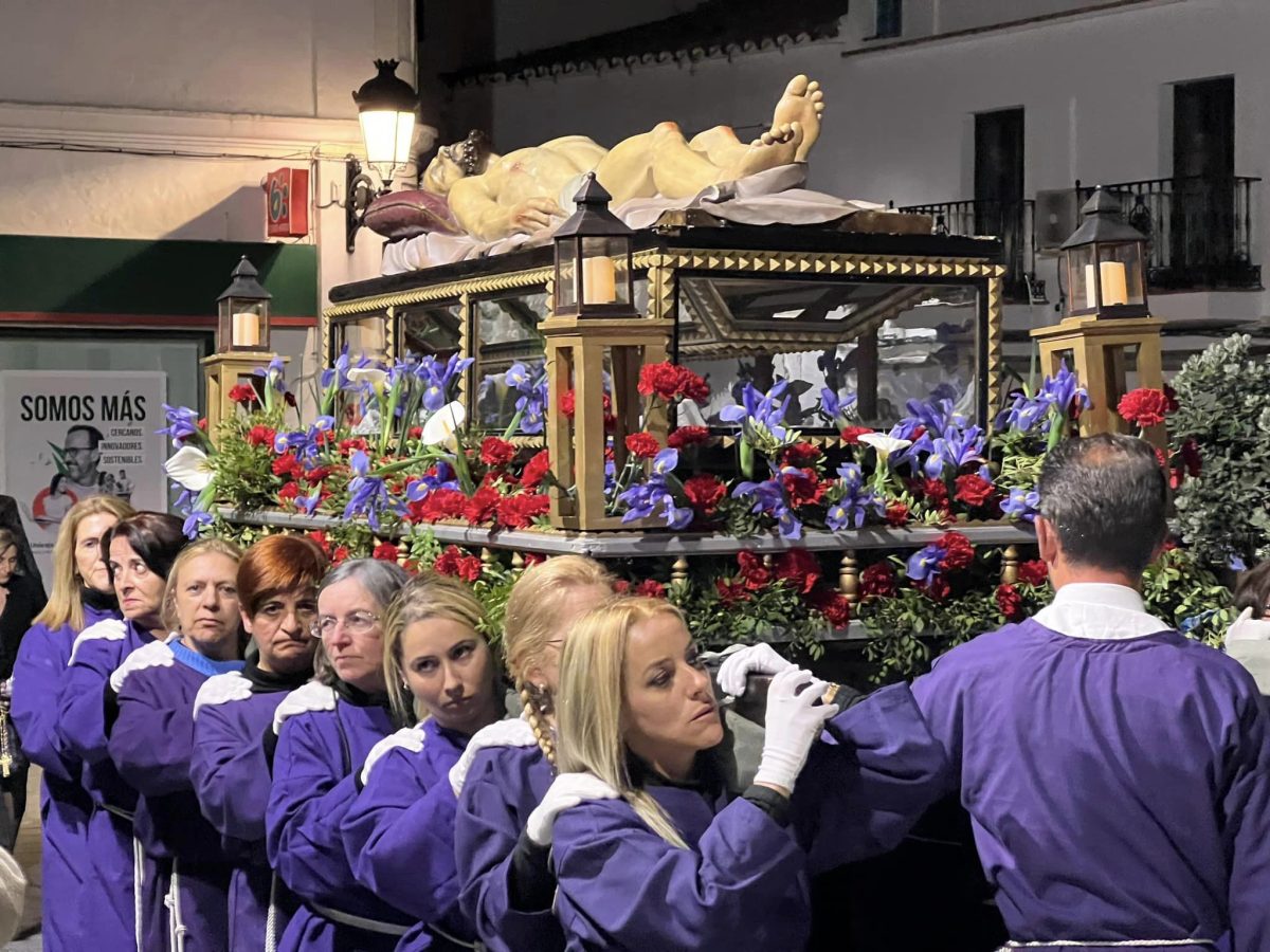 Casares celebra su Viernes Santo con la procesión de los Dolores y el Santo Sepulcro - Portada 4 Casares celebra su Viernes Santo con la procesión de los Dolores y el Santo Sepulcro - Portada 4