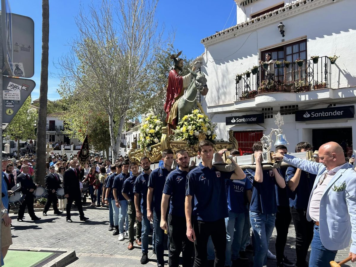 Las calles de Mijas se convierten en una moderna Jerusalén para recibir a la Pollinica - Portada 5 Las calles de Mijas se convierten en una moderna Jerusalén para recibir a la Pollinica - Portada 5