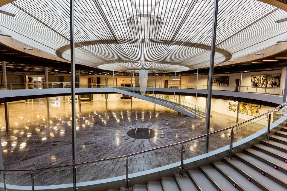 Torremolinos inaugura la I Feria de FP y Emprendimiento en el Palacio de Congresos - palacio congresos torremolinos hall de Palacio de Congresos en Torremolinos