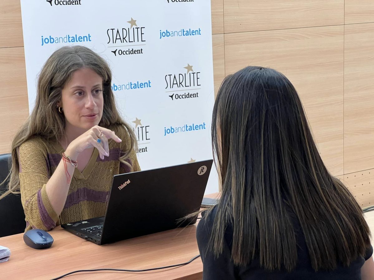 Starlite comienza su reclutamiento: más de 1.000 puestos de trabajo directos este verano - 347568351 268892335501060 7461043856818500234 n Entrevista durante la jornada de reclutamiento de Starlite. / D.MACÍAS