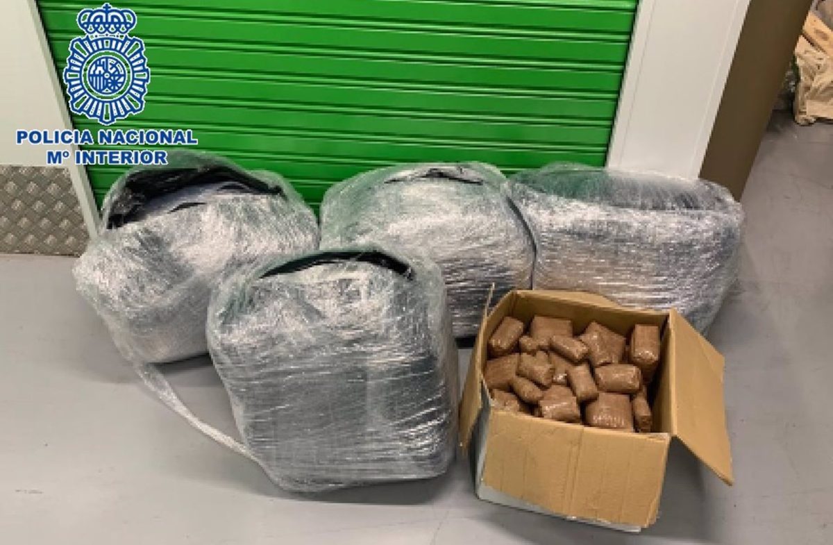 Desarticulada en Mijas una red criminal que enviaba droga a Alemania oculta en palés - Droga Desarticulada en Mijas una red criminal que enviaba droga a Alemania oculta en palés - Droga