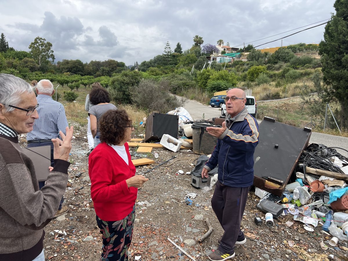 Vecinos del extrarradio denuncian el estado de "dejadez" y la acumulación de basura - IMG 3195 Vecinos del extrarradio denuncian el estado de "dejadez" y la acumulación de basura - IMG 3195