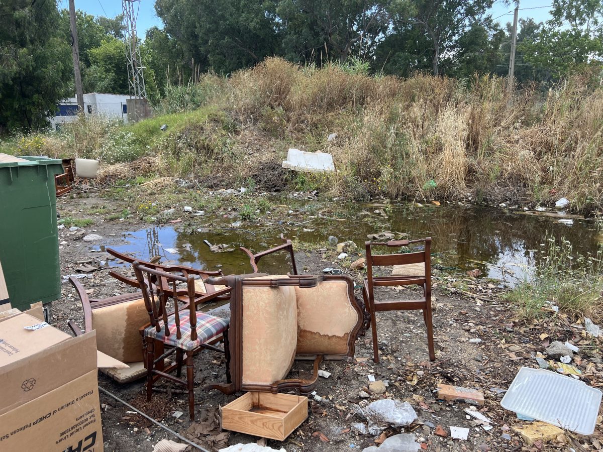 Vecinos del extrarradio denuncian el estado de "dejadez" y la acumulación de basura - IMG 3211 Vecinos del extrarradio denuncian el estado de "dejadez" y la acumulación de basura - IMG 3211
