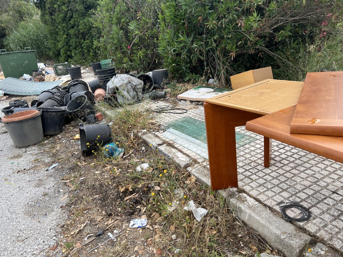 Vecinos del extrarradio denuncian el estado de "dejadez" y la acumulación de basura - IMG 3218 Vecinos del extrarradio denuncian el estado de "dejadez" y la acumulación de basura - IMG 3218
