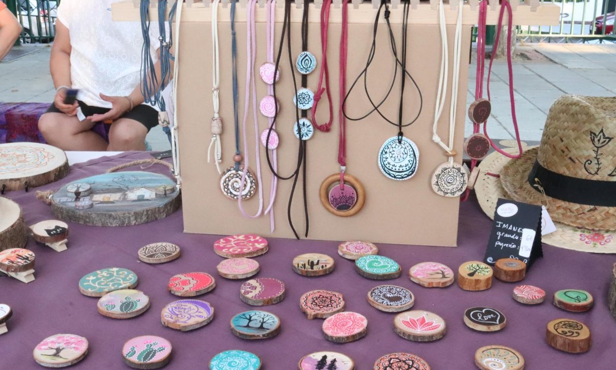 El Paseo Marítimo de Los Boliches de Fuengirola acogerá a partir de junio el Mercado de Artesanía - Puesto artesania El Paseo Marítimo de Los Boliches de Fuengirola acogerá a partir de junio el Mercado de Artesanía - Puesto artesania