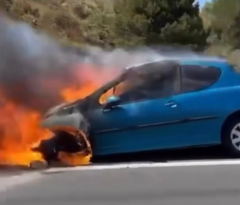 Un coche en llamas a la altura de Fuengirola provoca el colapso en la AP-7 - WhatsApp Image 2023 05 10 at 17.15.30 Un coche en llamas a la altura de Fuengirola provoca el colapso en la AP-7 - WhatsApp Image 2023 05 10 at 17.15.30
