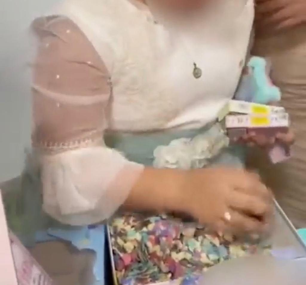Vapers de todos los sabores, el polémico regalo por su Primera Comunión a una niña de 9 años - WhatsApp Image 2023 05 22 at 17.32.53 Vapers de todos los sabores, el polémico regalo por su Primera Comunión a una niña de 9 años - WhatsApp Image 2023 05 22 at 17.32.53