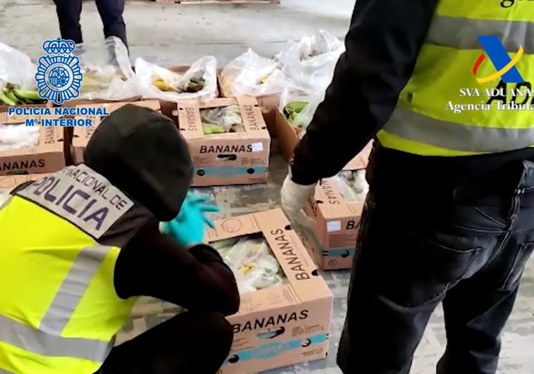 Intervenidas dos toneladas de cocaína que iban dirección a la Costa del Sol - cocaina vigo costa sol RsupgzHzN7Jy0OtKSdMDR0I Cocaína en los palés de bananas.