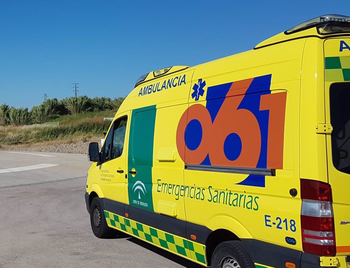 Muere un niño de 12 años ahogado en una piscina en Mijas - Ambulancia 061 Muere un niño de 12 años ahogado en una piscina en Mijas - Ambulancia 061