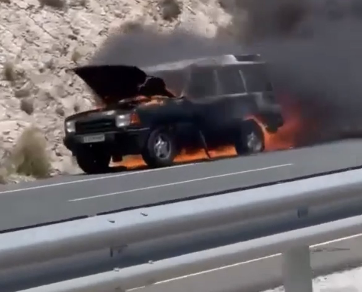 Sale ardiendo un vehículo 4x4 en mitad de la A-7 en Fuengirola - IMG 5311 Sale ardiendo un vehículo 4x4 en mitad de la A-7 en Fuengirola - IMG 5311