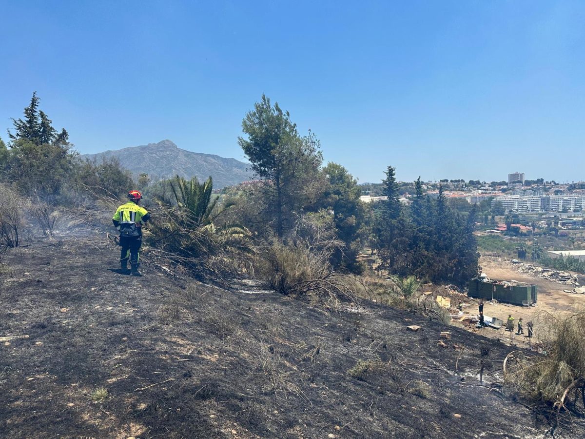Extinguido el incendio anexo al polígono industrial De San Pedro Alcántara que no ha afectado a las viviendas del entorno - IMG 6399 Extinguido el incendio anexo al polígono industrial De San Pedro Alcántara que no ha afectado a las viviendas del entorno - IMG 6399