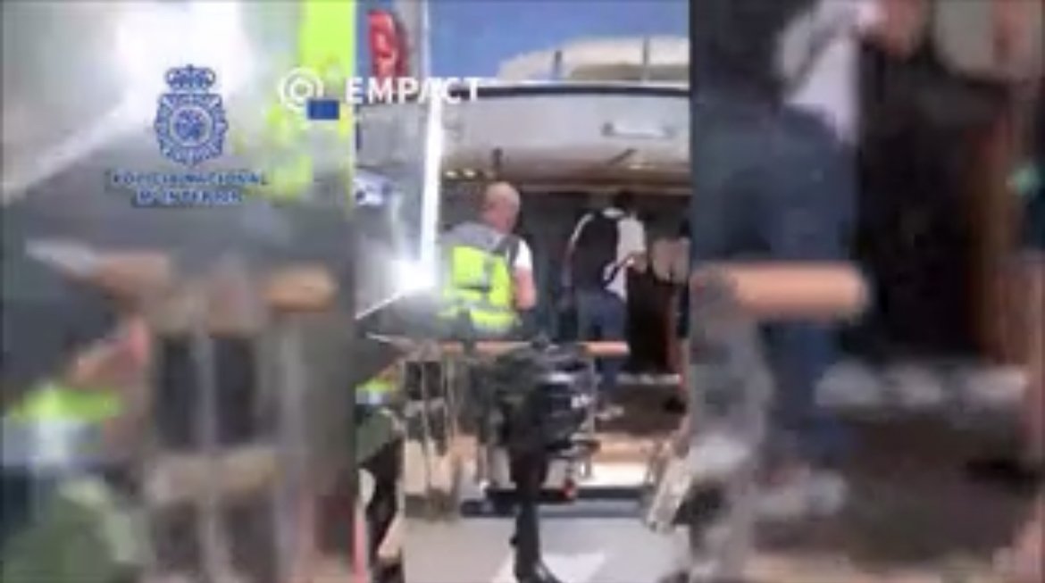 Intervienen un velero en el puerto deportivo de Estepona con 930 kilos de cocaína - IMG 6474 Intervienen un velero en el puerto deportivo de Estepona con 930 kilos de cocaína - IMG 6474