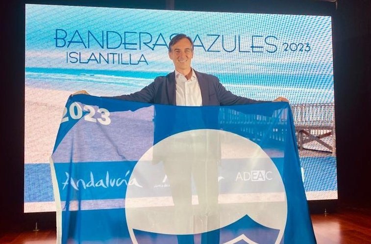 Los puertos deportivos de La Duquesa y Estepona recogen la Bandera Azul 2023 - Rafael Aznar Bandera Azul