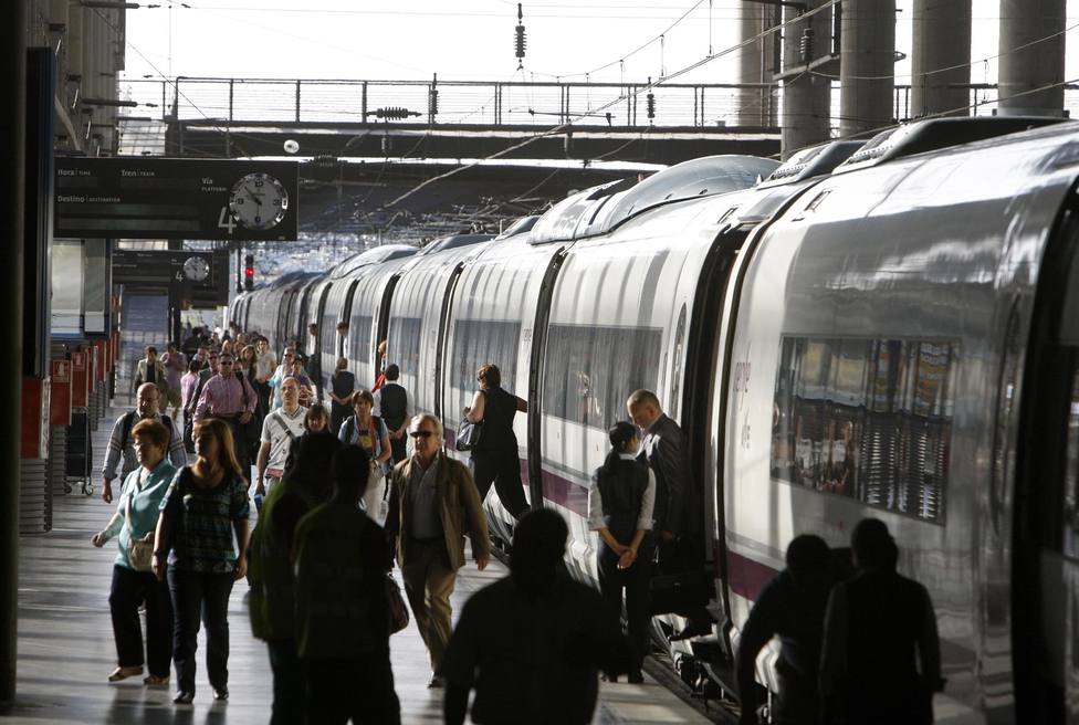 La Costa del Sol estalla ante el "NO" rotundo del Gobierno a construir un tren que una el litoral - Tren La Costa del Sol estalla ante el "NO" rotundo del Gobierno a construir un tren que una el litoral - Tren