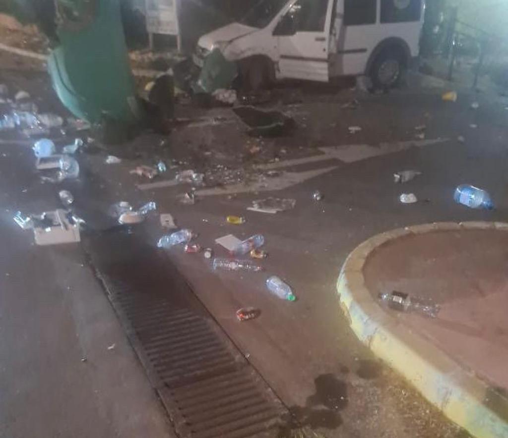 Un conductor ebrio colisiona contra tres contenedores de basura en Mijas Golf - WhatsApp Image 2023 06 20 at 12.37.09 Un conductor ebrio colisiona contra tres contenedores de basura en Mijas Golf - WhatsApp Image 2023 06 20 at 12.37.09
