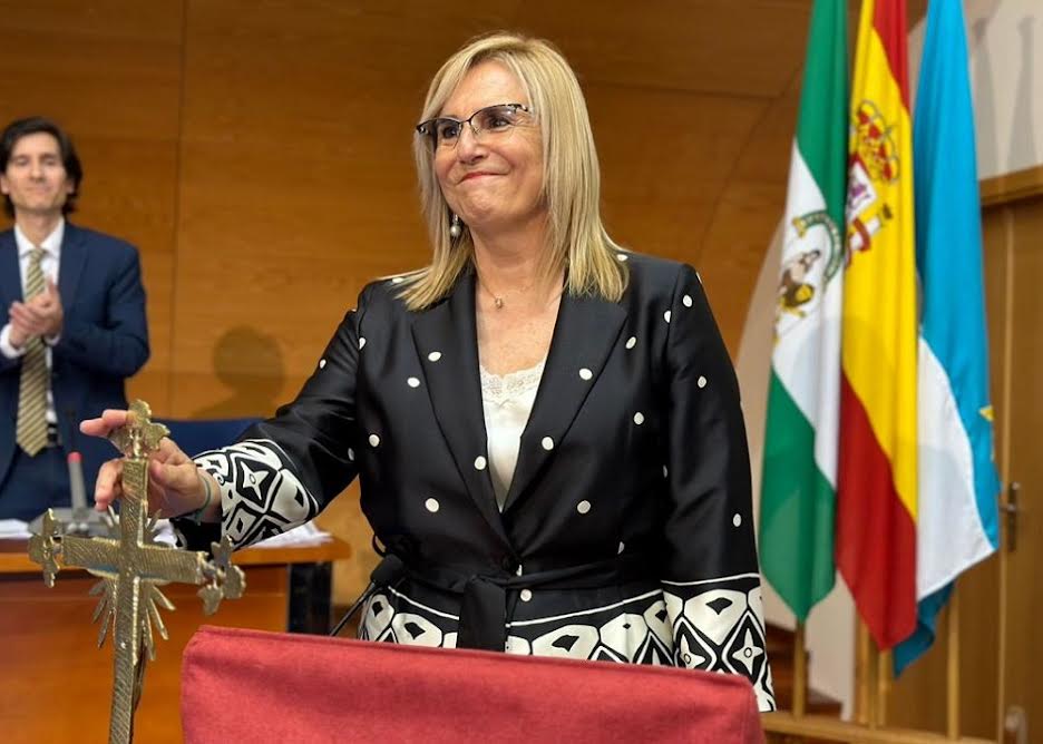 Ana Mula se consolida en Fuengirola: La alcaldesa del PP anuncia nuevas concejalías - c