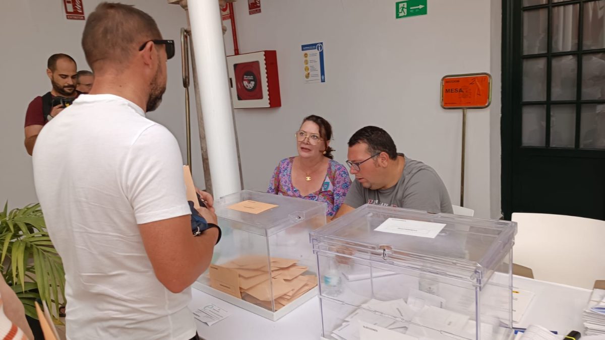 Las anécdotas del 23-J: Acude a votar y le exigen formar parte de una mesa electoral en Chiclana - 4e943cff e25f 42bf 98e4 5aab3291de93 Las anécdotas del 23-J: Acude a votar y le exigen formar parte de una mesa electoral en Chiclana - 4e943cff e25f 42bf 98e4 5aab3291de93