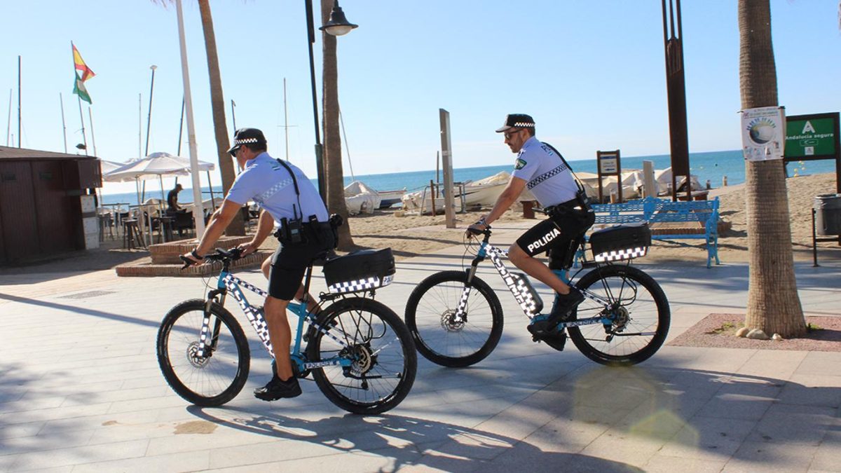 Patrullando la ciudad en bicicleta: el dispositivo de la Policía Local en Mijas - IMG 7086 Patrullando la ciudad en bicicleta: el dispositivo de la Policía Local en Mijas - IMG 7086