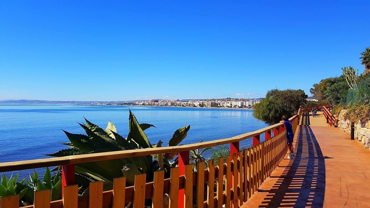 Benalmádena, Fuengirola, Estepona y Marbella, los más masificados por turistas en España - the coastal path in estepona Benalmádena, Fuengirola, Estepona y Marbella, los más masificados por turistas en España - the coastal path in estepona