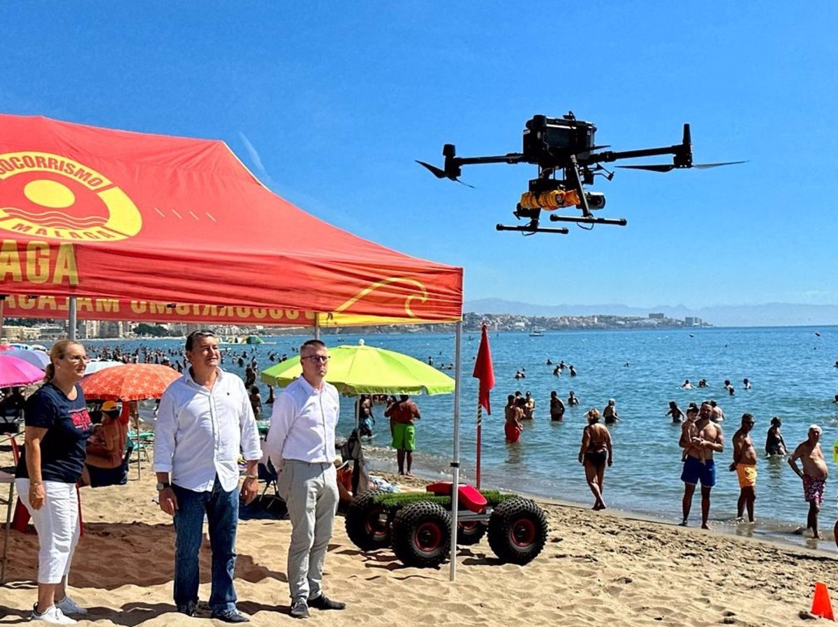 Fuengirola instaura un servicio de aerovigilancia de sus playas con drones pionero en Andalucía - Drones playas Fuengirola instaura un servicio de aerovigilancia de sus playas con drones pionero en Andalucía - Drones playas
