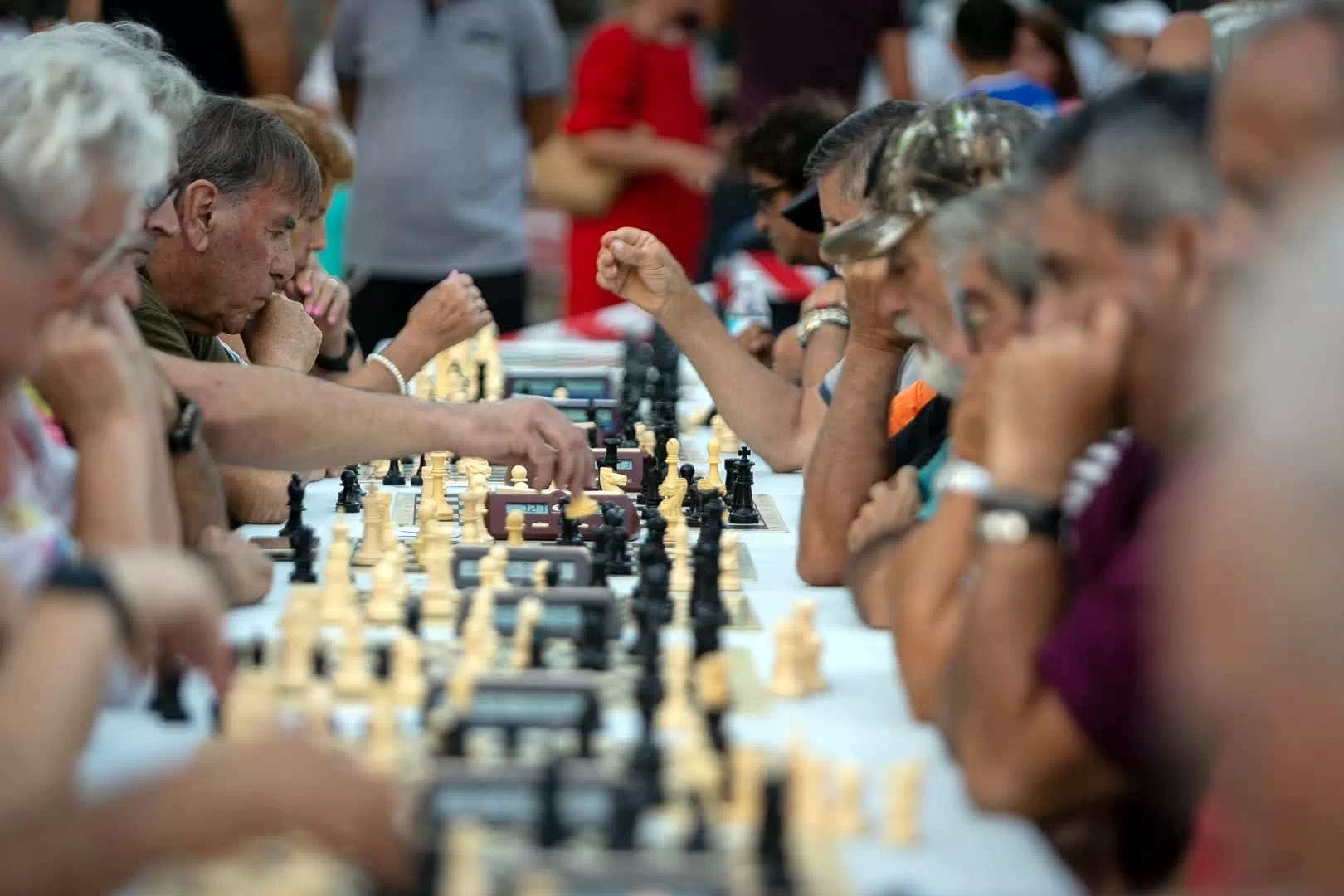 Ajedrez bajo las estrellas en Estepona: el torneo nocturno cumple cuatro décadas - Foto nocturno ajedrez 2 Ajedrez bajo las estrellas en Estepona: el torneo nocturno cumple cuatro décadas