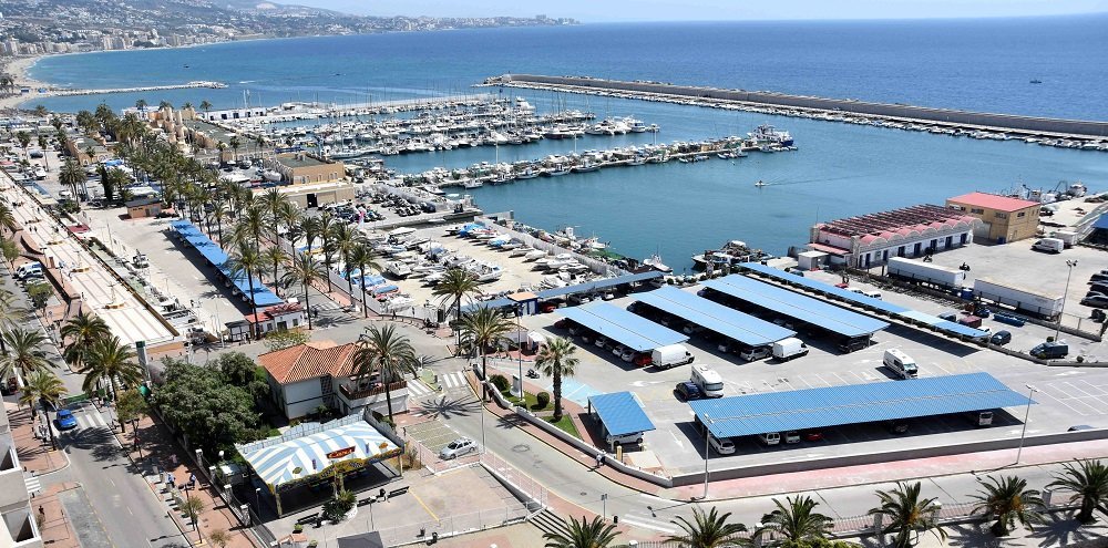 Un pesquero halla en la zona del puerto de Fuengirola un cadáver en avanzado estado de descomposición - Fuengirola puerto Puerto de Fuengirola