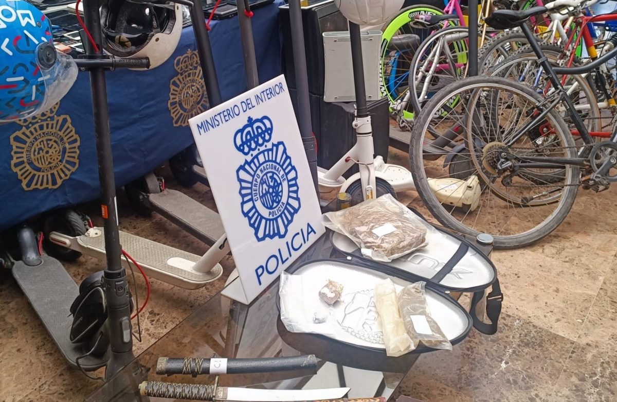 Tres detenidos tras desarticular dos centros de receptación de objetos robados en la capital - Objetos robados recorte Tres detenidos tras desarticular dos centros de receptación de objetos robados en la capital - Objetos robados recorte