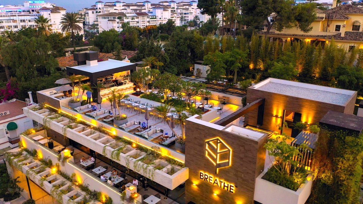 Soul y Breathe, los restaurantes de Marbella que plantan miles de árboles en Tanzania - breathe sunset 03 copy