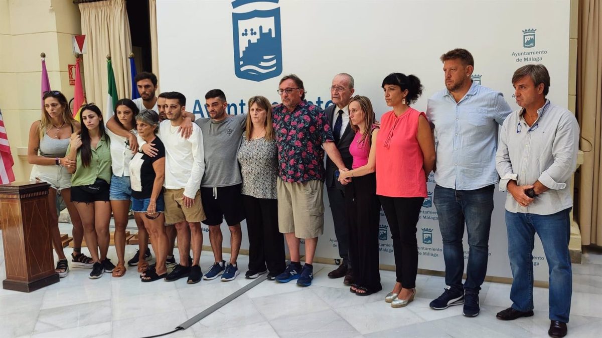 Familias de paddle surfistas desaparecidos instan a que siga la búsqueda: "No nos vamos a ir sin los chicos" - fotonoticia 20230905150041 1920 Familias de paddle surfistas desaparecidos instan a que siga la búsqueda: "No nos vamos a ir sin los chicos" - fotonoticia 20230905150041 1920