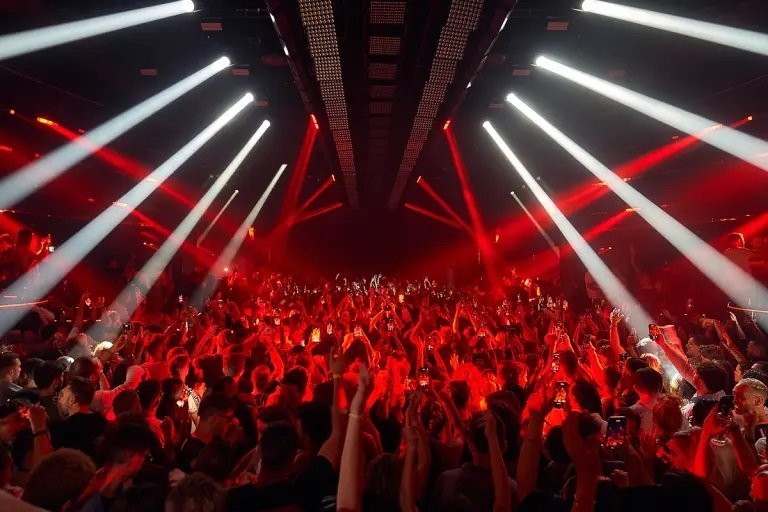 Un joven denuncia que no lo dejaran pasar a una discoteca en Fuengirola por ser homosexual - la1 Un joven denuncia que no lo dejaran pasar a una discoteca en Fuengirola por ser homosexual - la1