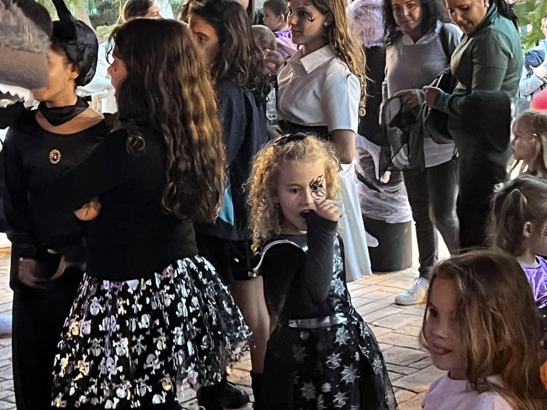 El día más terrorífico de la Costa del Sol: Así se ha vivido Halloween en los distintos municipios - 398304150 860904752706815 5496068169442439585 n El día más terrorífico de la Costa del Sol: Así se ha vivido Halloween en los distintos municipios - 398304150 860904752706815 5496068169442439585 n